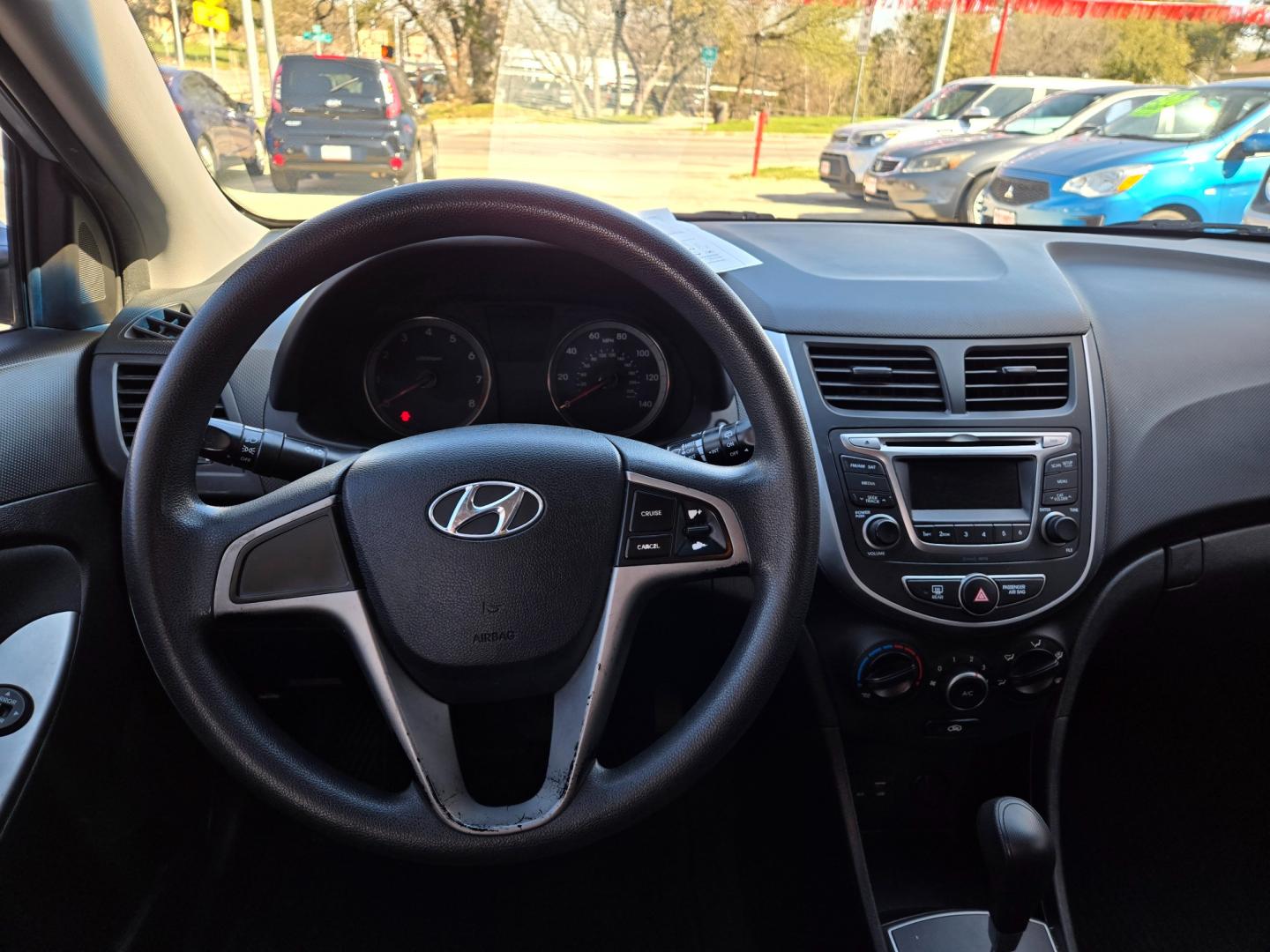 2015 SILVER Hyundai Accent GS 5-Door 6A (KMHCT5AE0FU) with an 1.6L L4 DOHC 16V engine, 6-Speed Automatic transmission, located at 503 West Court, Seguin, TX, 78155, (830) 379-3373, 29.568621, -97.969803 - Photo#5